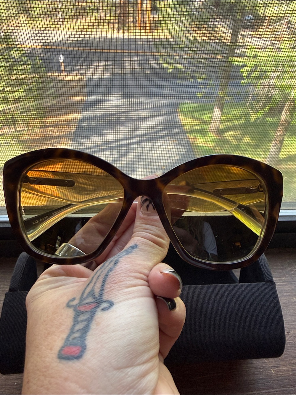 Polarized Dolce & Gabbana Tortoiseshell Sunglasses with Brown Lenses - Picture 3 of 3